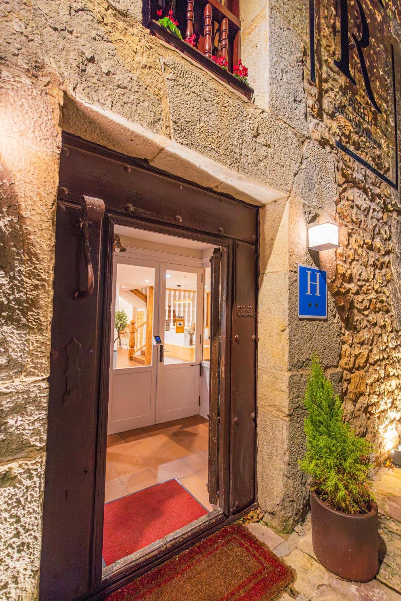 Hotel R Santillana Santillana del Mar Luaran gambar